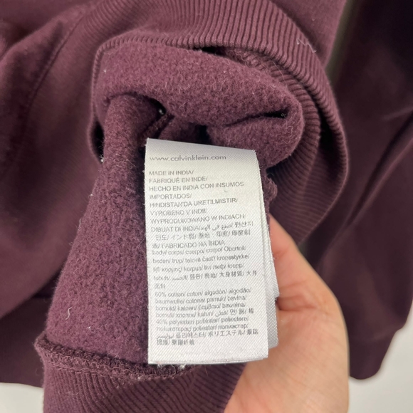 Calvin Klein Graphic Sweatshirt - Picture 7 of 8